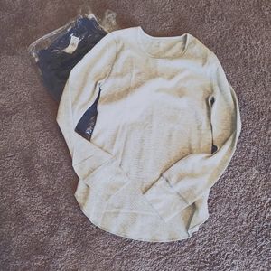 Old Navy pair of thermal tops gray & navy NWT